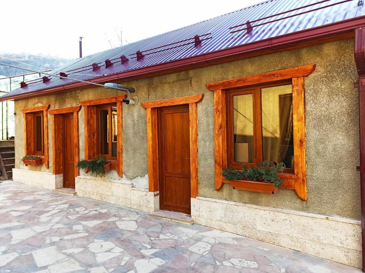 Jermatun Guest House ديليجان المظهر الخارجي الصورة